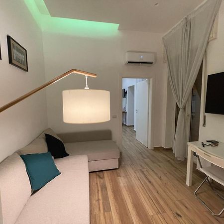 Apartamento Colibri A Piazza Dante Nápoles Exterior foto