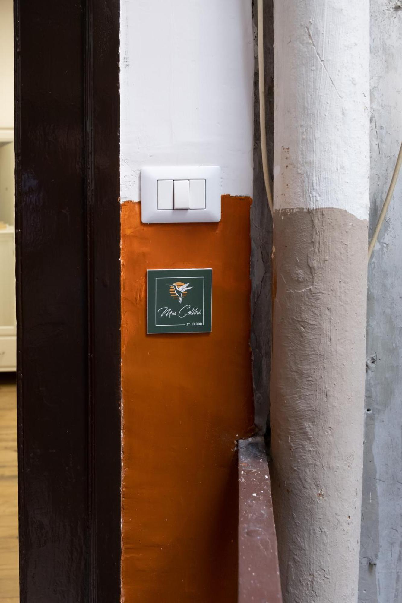 Apartamento Colibri A Piazza Dante Nápoles Exterior foto