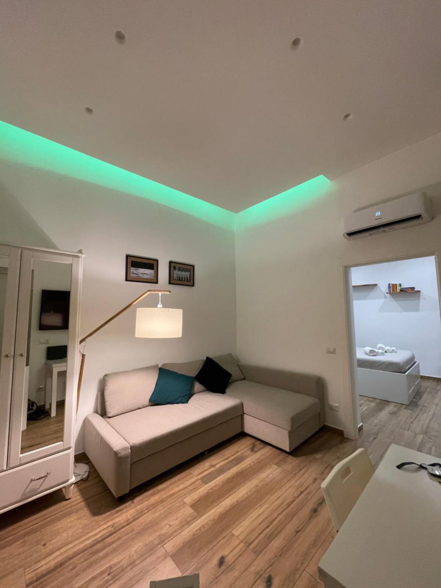 Apartamento Colibri A Piazza Dante Nápoles Exterior foto